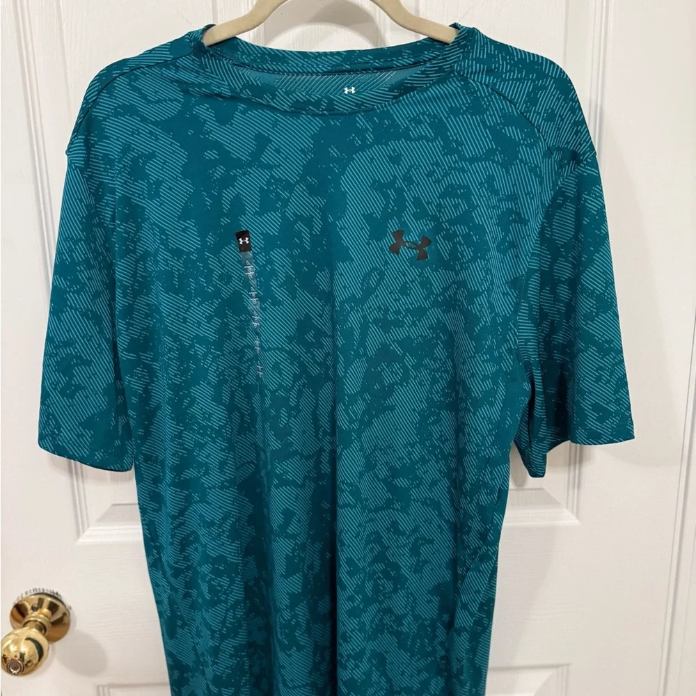Under Armour Teal Men’s Patterned Tee, NWT